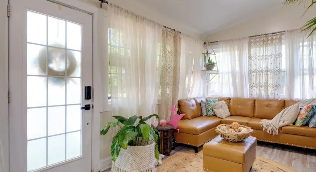 Adorable Beach Cottage w/ Hot Tub & Tropical Bar!, Rezervați Casă de vacanță Chesapeake Beach 