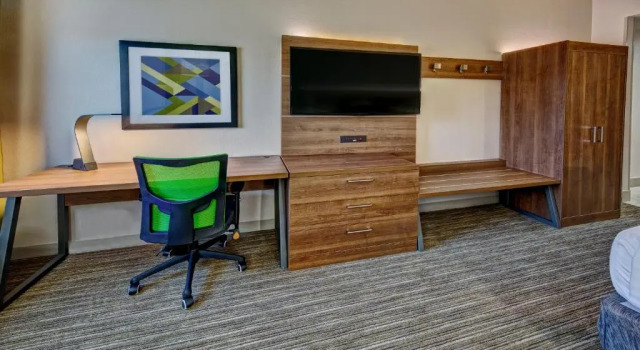 Четырёхместный номер Standard Holiday Inn Express & Suites Crossville by IHG