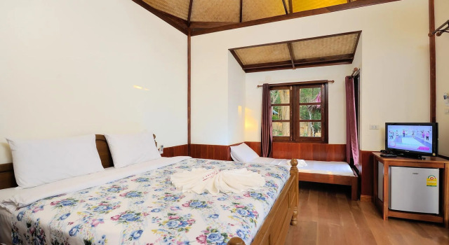 Бунгало Deluxe Sunwaree Phi Phi Resort