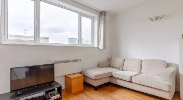 Bright 1 Bedroom Apartment in Between Fulham and Chelsea, Varaa Huoneisto Asunnot kohteessa Merseyside, Huoneisto