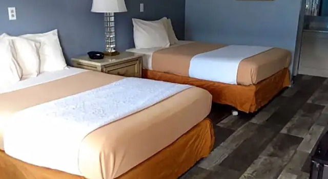Четырёхместный номер Standard Deer Creek Motel
