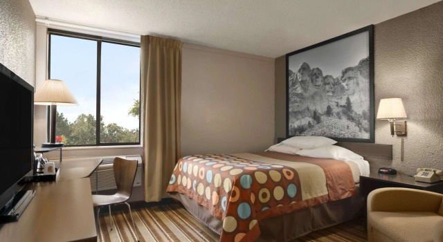 Super 8 by Wyndham Redfield, Book Hotel Redfield South Dakota