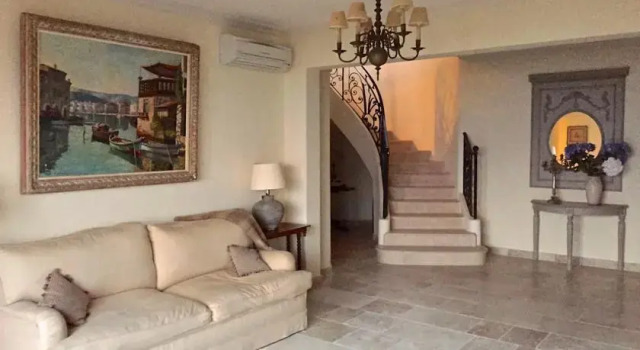 Villa Bougainvillea, Varaa Villa Saint-Raphael Mimosa Road