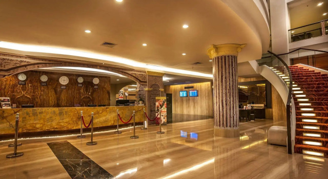 Claro Makassar, Book Hotel Hotels in Sulawesi with Parking, Parking