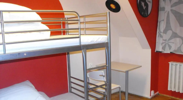 Кровать в общем номере La Guitarra Hostel Gdańsk