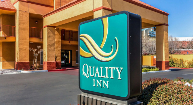 Quality Inn Fresno Near University, Reserva ahora Hotel Fresno 