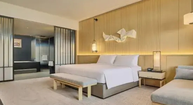 Люкс Deluxe Secan Hotel Qingdao, Curio Collection By Hilton
