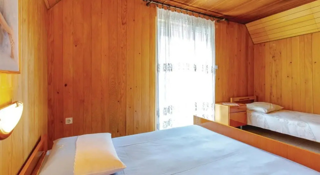 Nice Home in Breze With Wifi and 2 Bedrooms