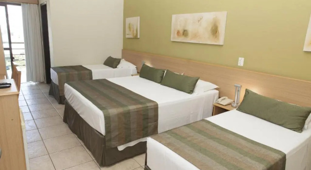 Четырёхместный номер Superior с балконом Hotel Vicino al Mare - Frente mar