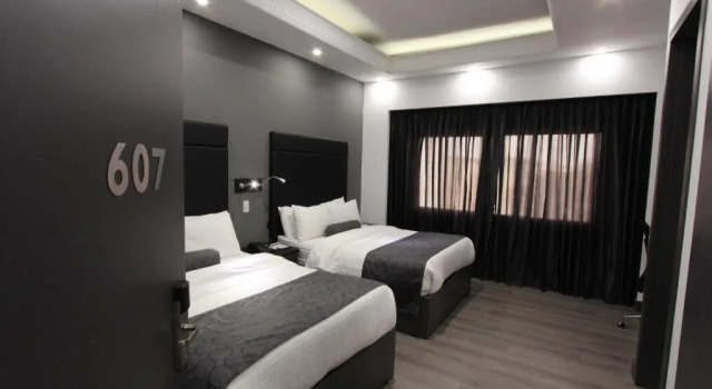 Четырёхместный номер Deluxe Hotel San Fernando Real