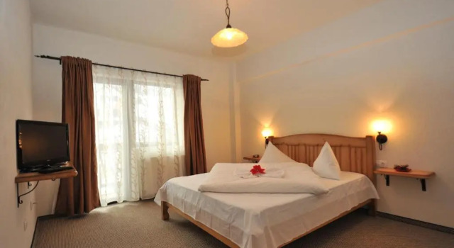 Pensiunea Ursul Carcotas, Rezervovat Hotel Fundata 