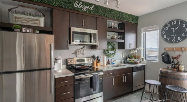 Rustic Luxe Studio Apartment with Rooftop Deck, Prenota Appartamento Hotel a Tennessee con parcheggio, Parcheggio