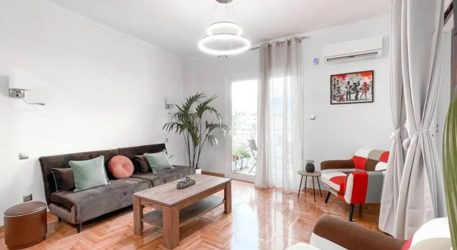 Amazing View 2BR Apartment Heart of Athens, Забронировать Апартаменты/квартира Неос-Космос Афины, рядом с Холм Филопаппос