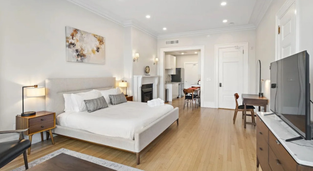 Люкс Classic Charlesgate Suites