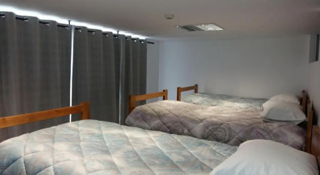 Кровать в общем номере Hostel DAvenida