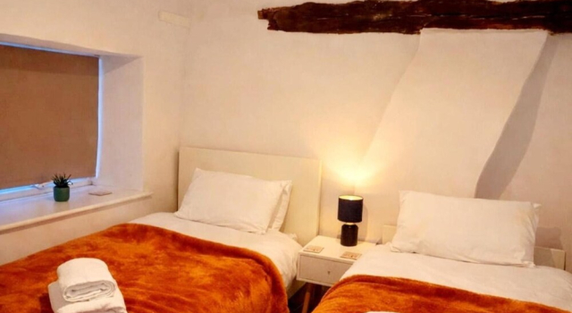 2 Bed - Work - Holiday - Pets Welcome - Parking, Rezervasyon Tatil Evi Merseyside villalar, Villa