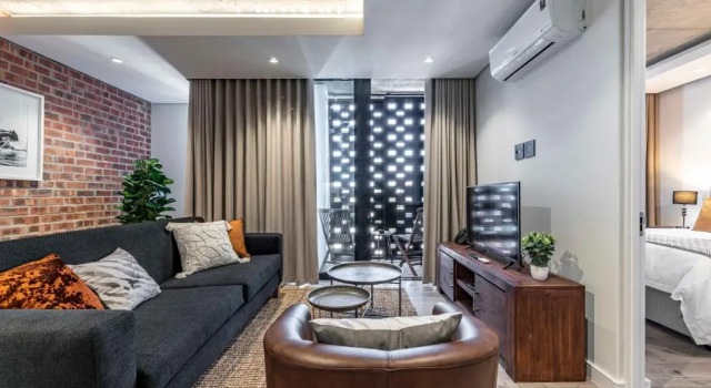 303 The Signature, De Waterkant