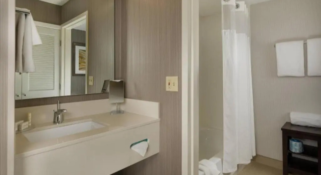 Номер Standard Courtyard by Marriott New Haven Orange