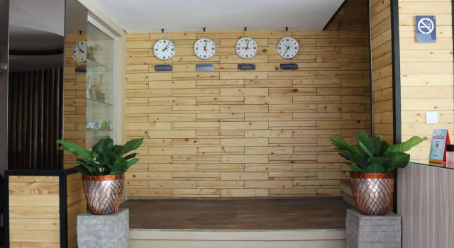 Airy Gubeng Kalimantan Surabaya, Book Hotel Gubeng East Java