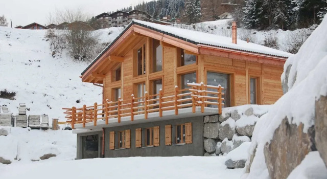 Superb new Chalet, Built in 2010, in the Middle of the ski Resort of Tzoumaz