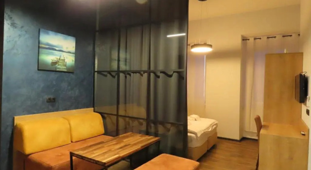2BR loft apartment near Liberty square