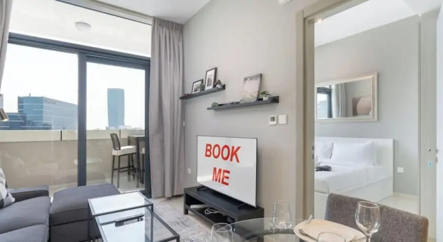 Stylish 1-bedroom Apartment With Stunning Canal Views at Business Bay, Забронировать Апартаменты/квартира Дубай Эмират Дубай, рядом с Marasi Promenade