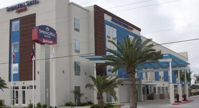 Кровать в общем номере SpringHill Suites by Marriott Corpus Christi