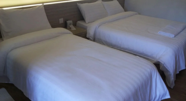 Трёхместный номер Standard Suria Cameron Hotel