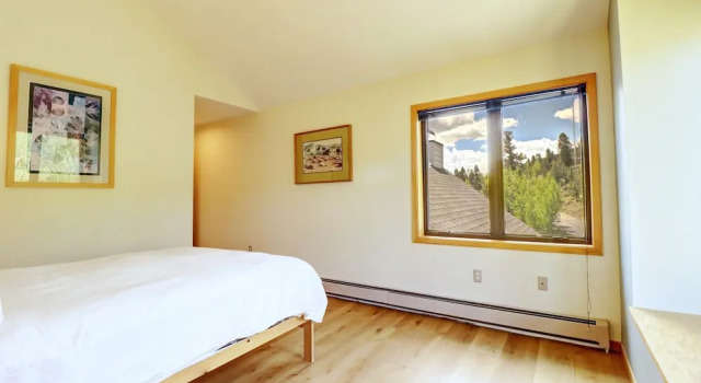 Коттедж с 3 комнатами 195 Summerwood 3 Bedroom Home by RedAwning