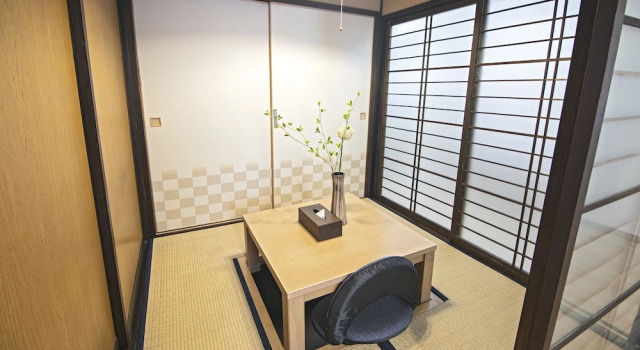 Kujo Takeumi, Book Hotel Uji Kyoto