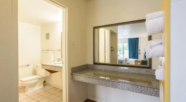 Двухместный номер Motel 6-Spring Hill, FL - Weeki Wachee