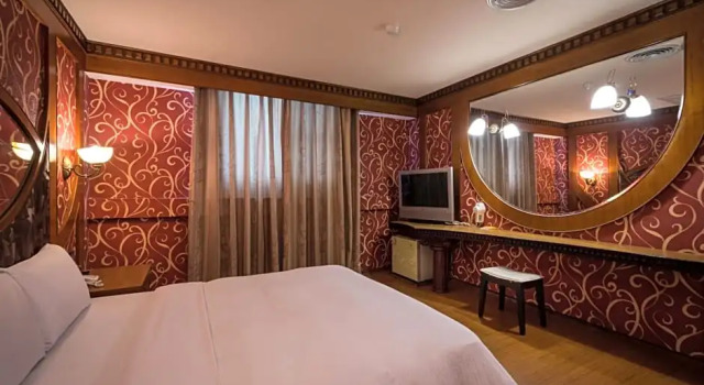 Номер Deluxe Golden Phoenix Hotel