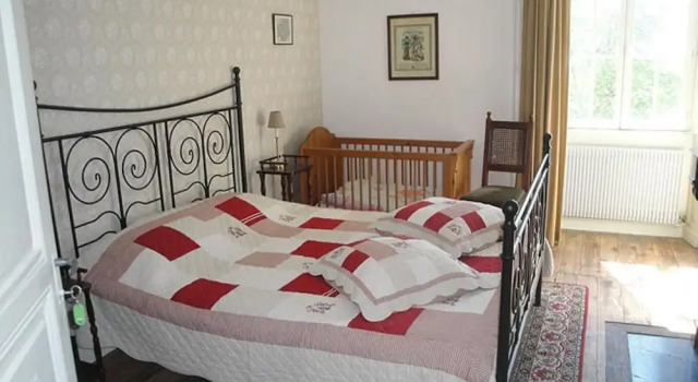 Petit Château Armand Bourgoin  B & B, Book Hotel Hotels in Burgundy with a Pool, Swimming Pool