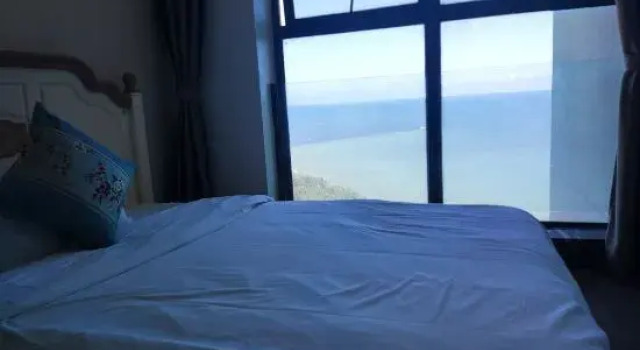 Двухместный люкс с 3 комнатами с балконом и с видом на море Oceanfront Born Sea View Hotel (Boao Golden Bay Nanhai Museum Branch)