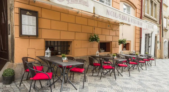 Studio Nicolas II Prague, Забронировать Отель Отели Праги с парковкой, рядом с Театр Svanda, Парковка