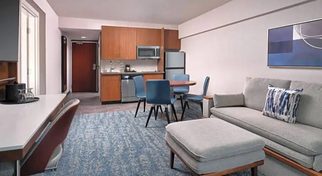 Двухместный люкс Courtyard by Marriott San Diego Mission Valley/Hotel Circle