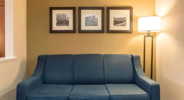 Двухместный люкс Standard Comfort Suites Scranton near Montage Mountain