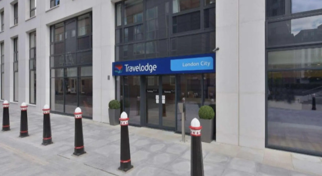 Travelodge London City, Забронировать Отель Отели Лондона 3 звезды, рядом с Церковь Св. Олафа на Харт-стрит, 3*