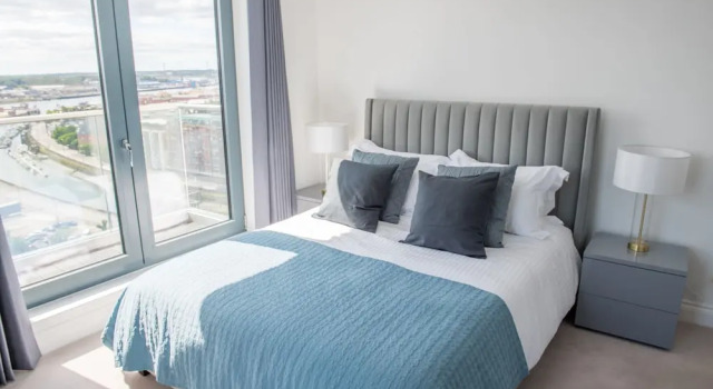 Toothbrush Apartments - 3 Bed Penthouse, Забронировать Апартаменты/квартира Отели Ипсвича с парковкой, рядом с Ворота Уолси, Парковка