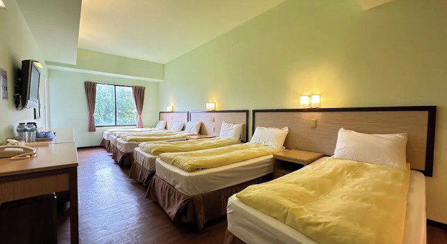 Шестиместный семейный номер Standard CHIENTAN Youth Hotel