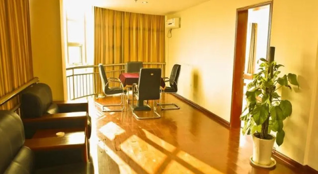 GreenTree Inn Yancheng Xiangshui Bus Station Express Hotel, Prenota Hotel Hotel a Jiangsu con parcheggio, Parcheggio