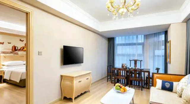 Люкс Deluxe Vienna Hotel (Yixing High-speed Railway Station)