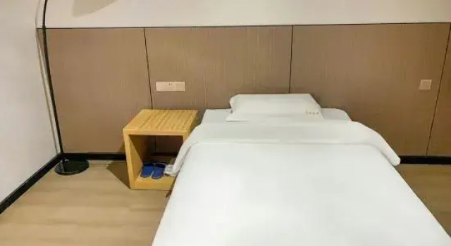 Люкс с 3 комнатами Shanghai Xindi Garden Hotel