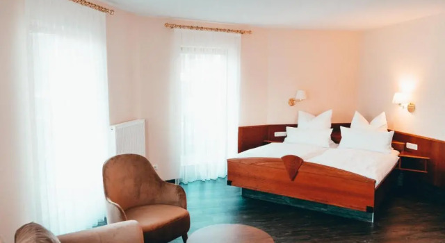 Люкс с балконом Hotel Lorösch