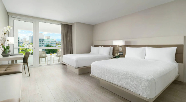 Четырёхместный номер Standard с балконом AC Hotel by Marriott San Juan Condado