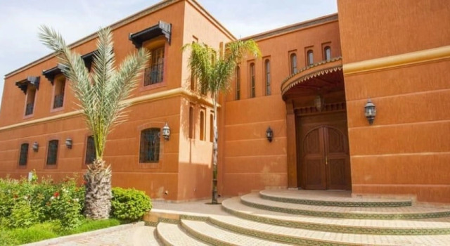 Villa London