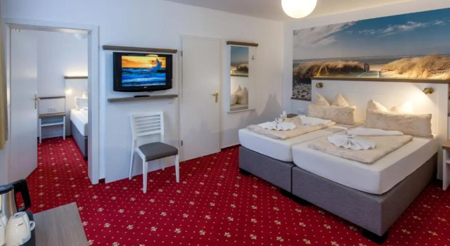 Трёхместный номер Standard Hotel Weisse Düne