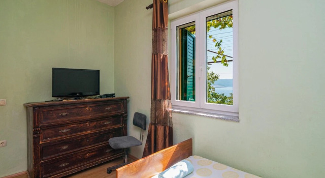 Amazing Home in Lokva Rogoznica With Wifi and 2 Bedrooms, Rezerwuj Hotel Hotele w Split-Dalmatia County z parkingiem, Parking