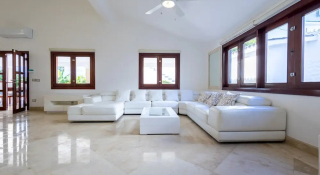 Beachfront 7BR Villa With Pool Maid Los Corales, Prenota Villa Bávaro Punta Cana