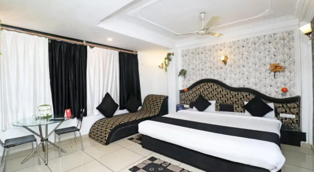 Hotel Abhilasha by OYO Rooms